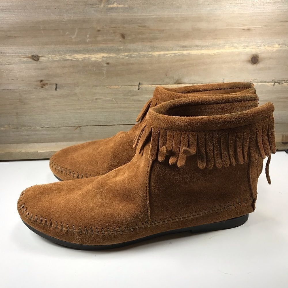 ✅Minnetonka Back Zip Hardsole Booties